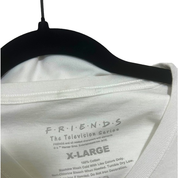Bundle of 2, Like New, Never Worn Cropped Tees L and XL ~ Friends and Romwe - Picture 4 of 11